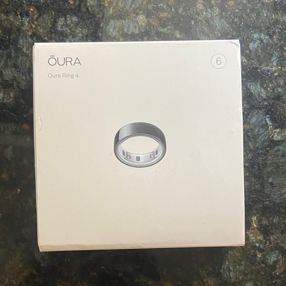 Oura Ring 4 Smart Ring - Black (Size 6)